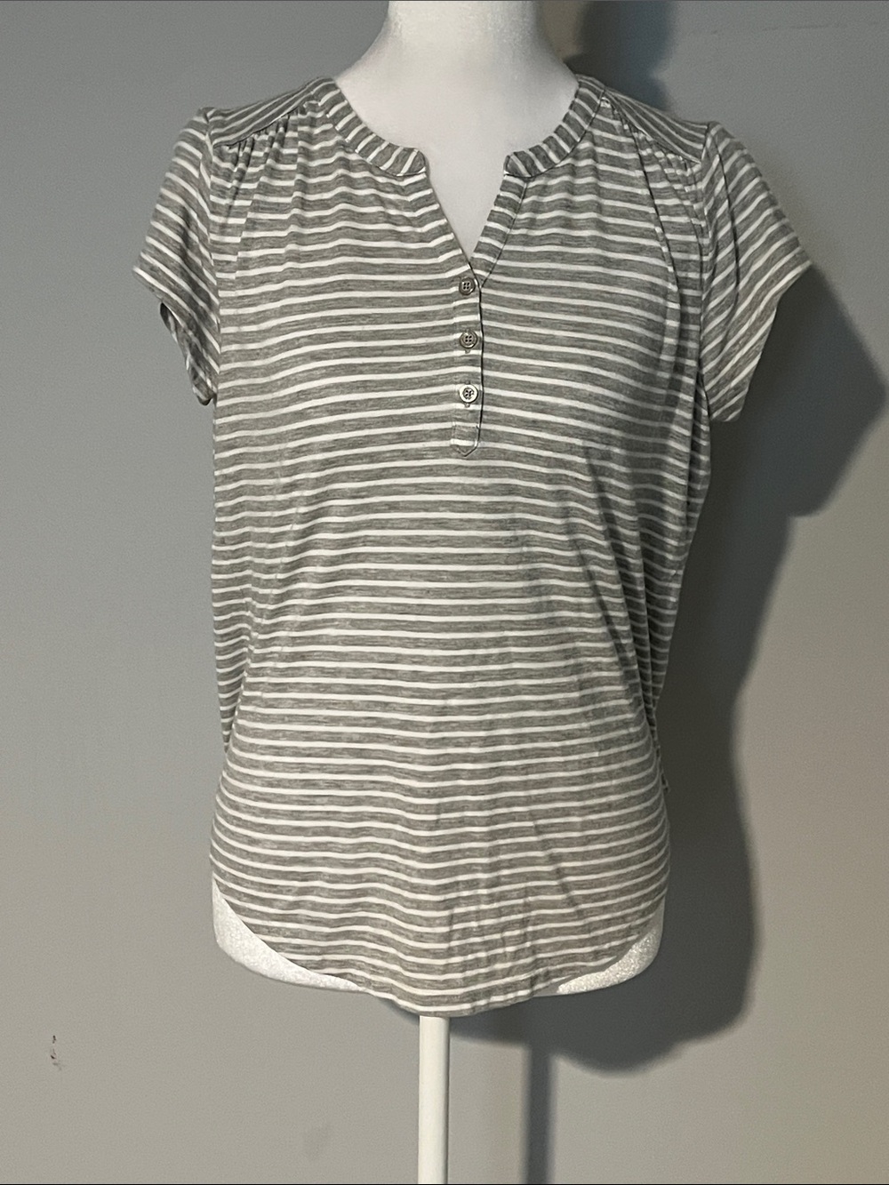 Mixed Women's Tops Bundle of 8- Striped, Solid & Patterned - Picture 9 of 14